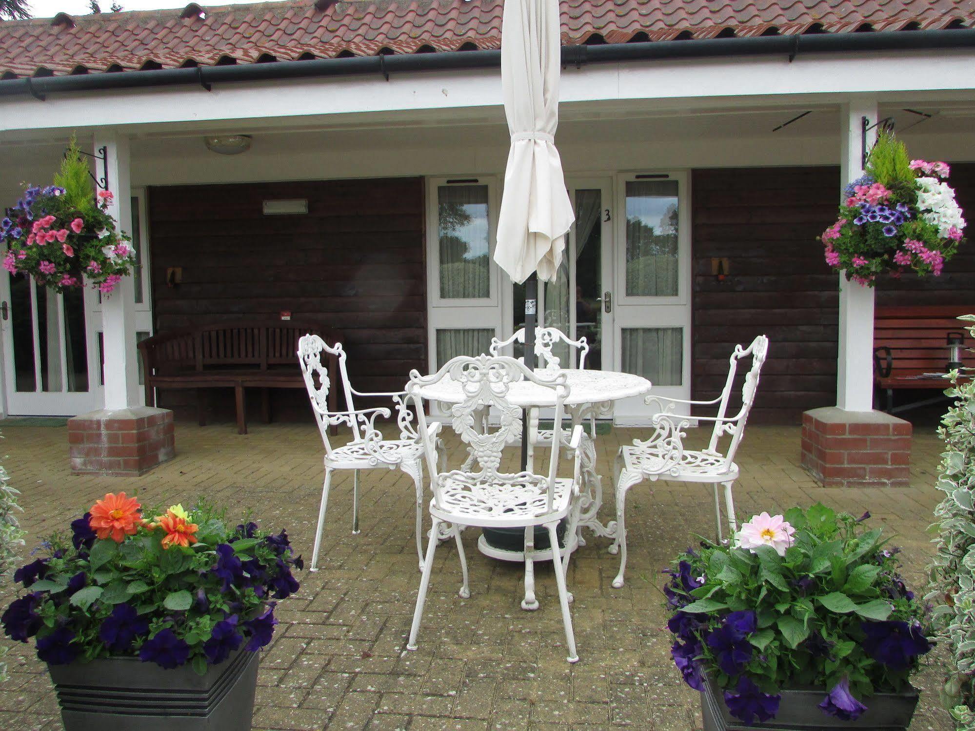 Bed and Breakfast Decoy Barn Fritton Экстерьер фото
