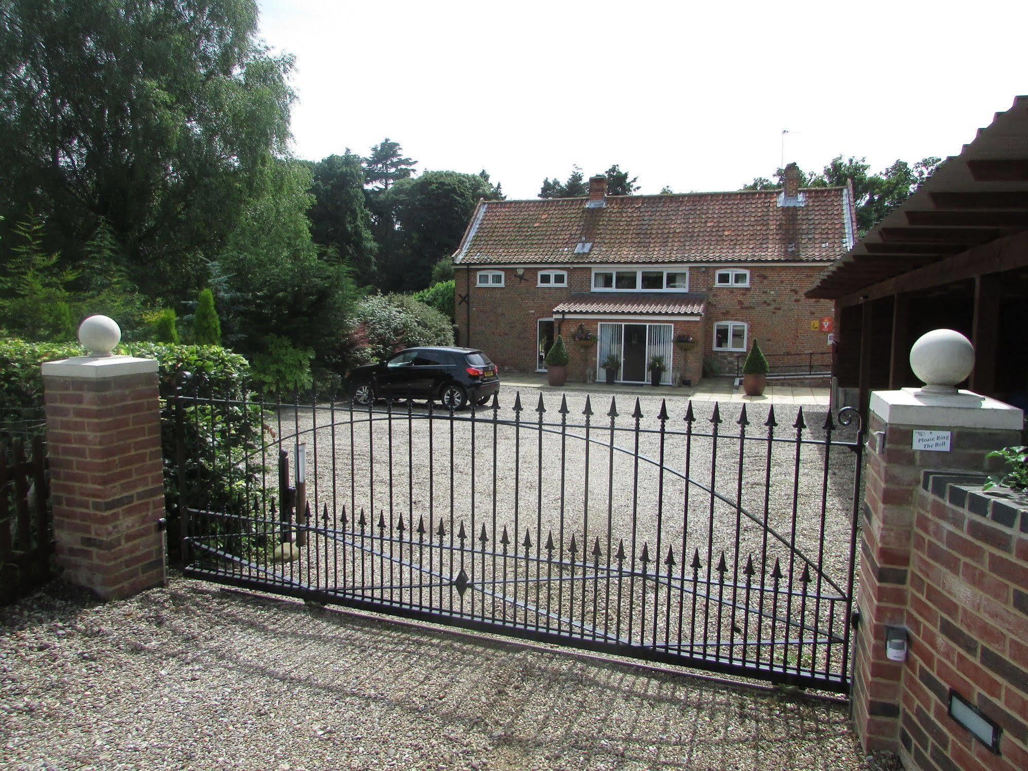 Bed and Breakfast Decoy Barn Fritton Экстерьер фото